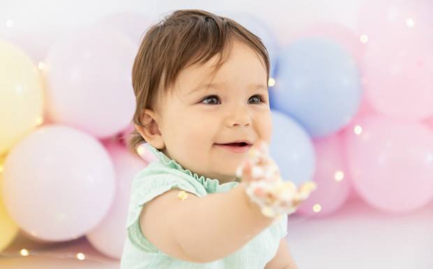 Descubra as vantagens de realizar uma sessão fotográfica smash the cake em estúdio