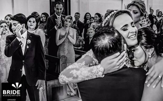 O Encontro de Emoções no Casamento de Sabrina e Victor