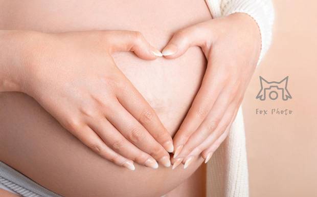 Embrace Your Glow: Tips for Memorable Maternity Photos