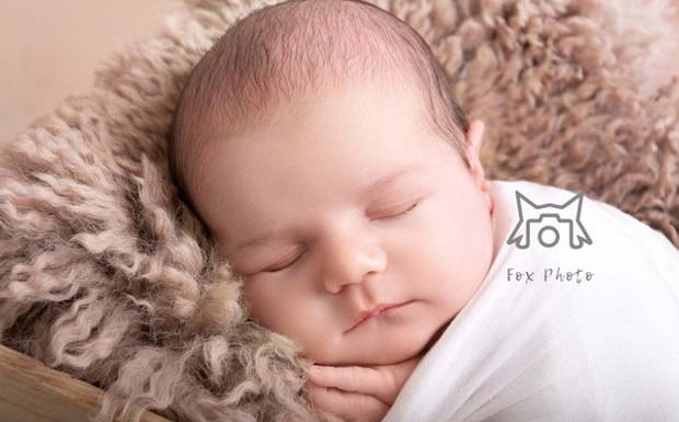 Five Good Reasons for Your Baby's Newborn Session