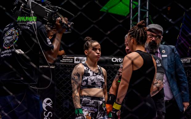 Carol Foro Conquista Cinturão no Jungle Fight 135: Uma Nova Estrela do MMA Feminino