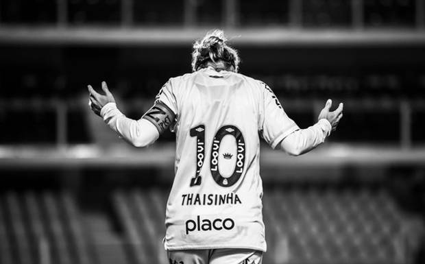 Diamantes em Campo — Legado Feminino no Futebol
