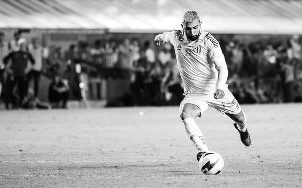 O paradoxo do placar: O “Não-Gol” na fotografia esportiva e a narrativa visual no futebol