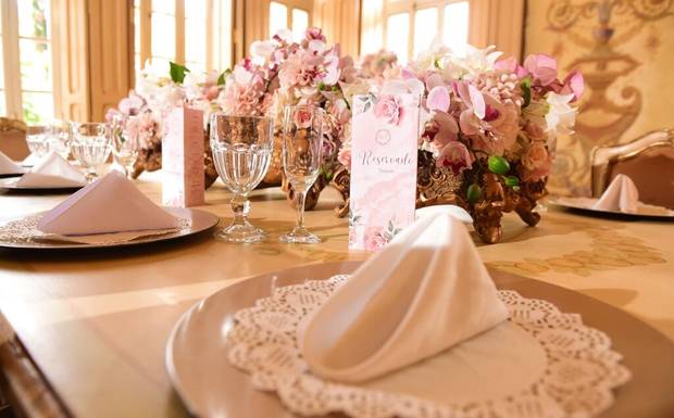 A Cor Pantone de 2024: Peach Fuzz em Casamentos