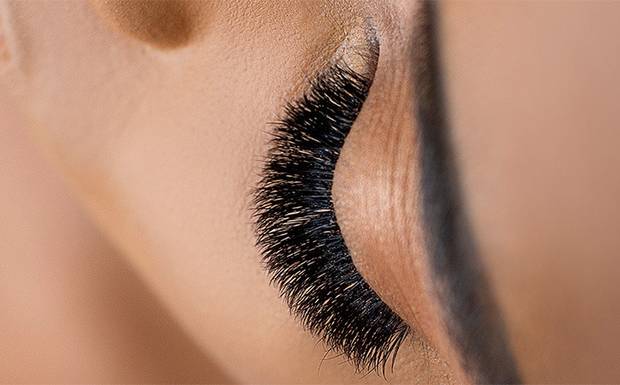 Elevando sua beleza natural: Por que TODA mulher deveria fazer cílios com uma LASH DESIGNER ?
