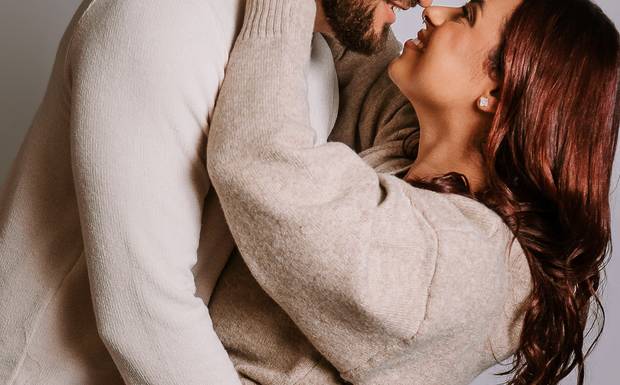 Ensaio de casal em estúdio: uma forma diferente de celebrar o Dia dos Namorados
