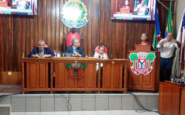 Presidente da Câmara de Humaitá homenageia Fundadora  do Clube de Mães