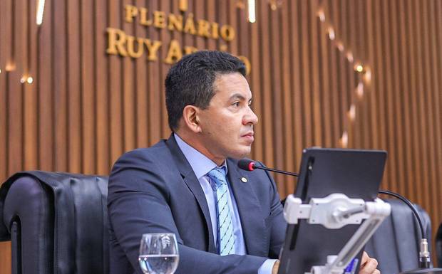 Delegado Péricles garante aprovação de projetos voltados à prevenção do câncer de mama e colo do útero no AM