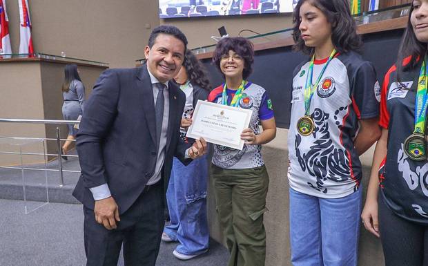 Deputado Péricles celebra conquista da equipe amazonense de karatê em etapa do Campeonato Brasileiro 2025