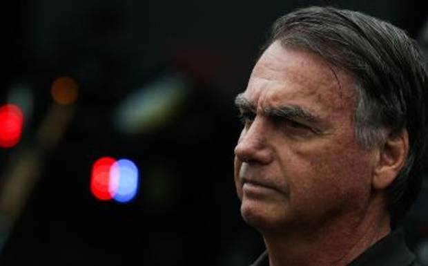 Bolsonaro é preso pela Polícia Federal em Brasília
