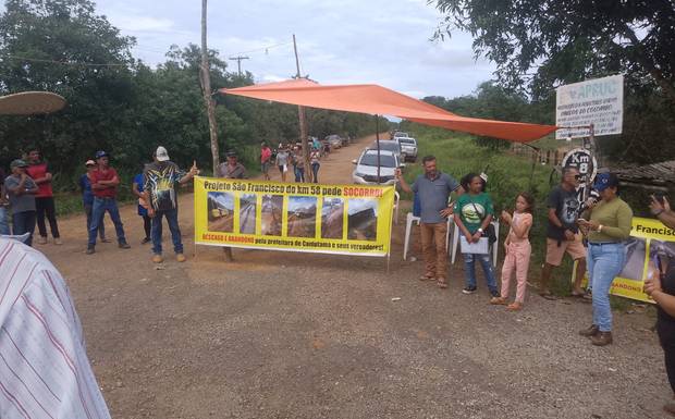 BR-319 SEGUE FECHADA POR MORADORES DO KM 58 EM PROTESTO CONTRA FALTA DE MANUTENÇÃO NAS ESTRADAS