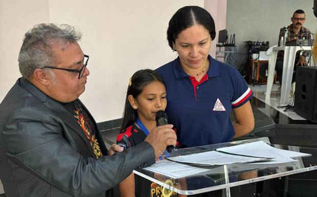 Mais de 200 alunos se formam no PROERD nesta segunda-feira na Igreja Betel