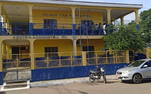 SEMED suspende contratos e Prefeitura exonera servidores em Humaitá Am