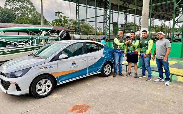 Deputado Silas Câmara participa da Festa do Pescador e entrega veículo ao município de Tapauá