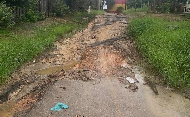 Rua Madecunha volta a repercutir nas redes sociais após imagens mostrarem situação crítica no bairro São Domingos Sávio
