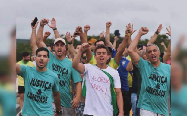 PRF diz ter notificado gabinete de Nikolas por caminhada em rodovia