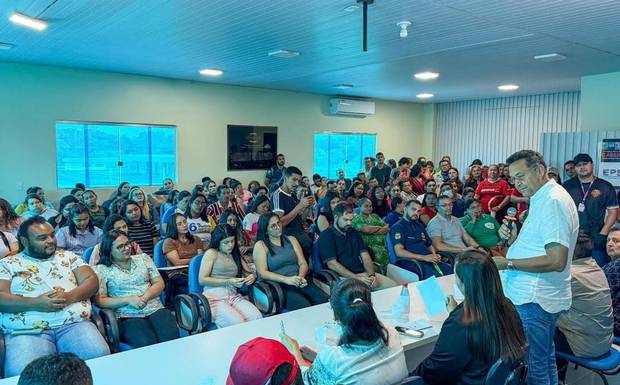 Silas Câmara anuncia R$ 6 milhões para a saúde em reunião com servidores no Careiro Castanho