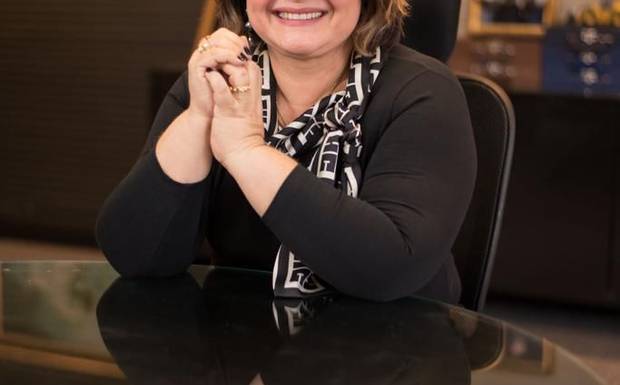 Única mulher na disputa pelo governo, Professora Maria do Carmo faz homenagem a mulheres fortes do Amazonas