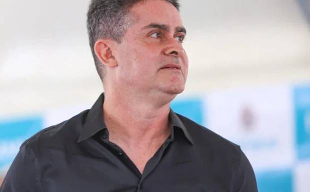 Pesquisa aponta 40% de rejeição a David Almeida nas eleições de 2026