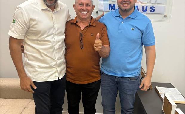 Vice-prefeito Carlos Menezes participa de importantes agendas em Manaus e prestigia lançamento da pré-candidatura de Roberto 