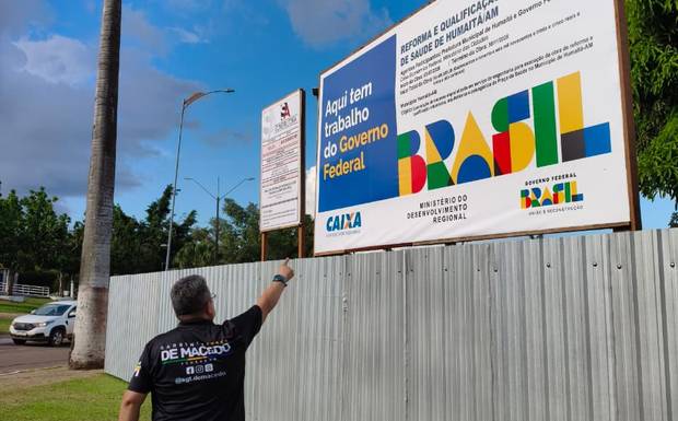 Vereador Sargento de Macedo fiscaliza obra da Praça da Saúde no município de Humaitá