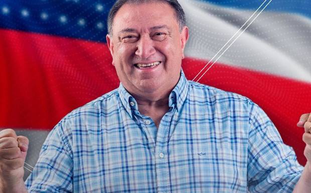 Deputado Federal Átila Lins anuncia candidatura à reeleição