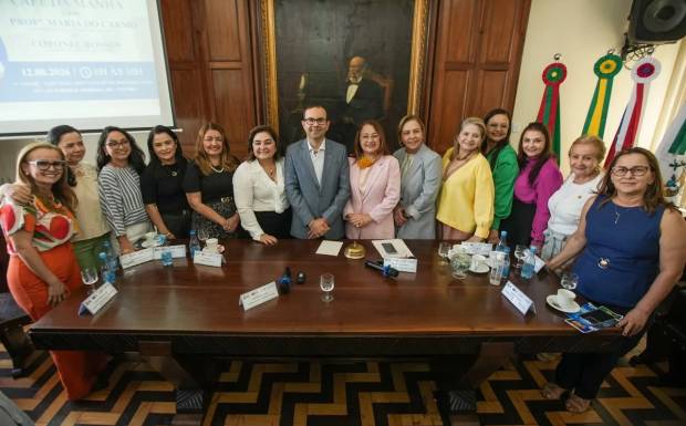 Professora Maria do Carmo apresenta prévia de plano de governo em encontro com comerciantes do Estado