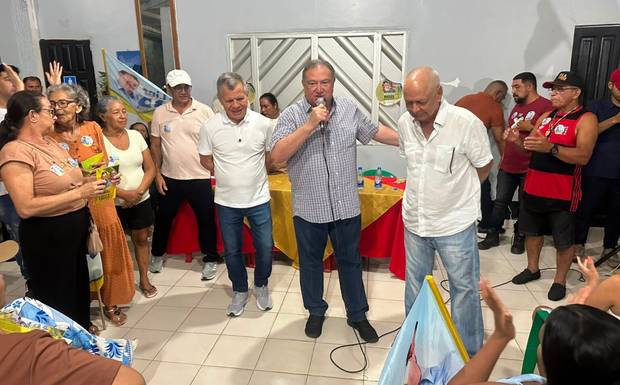 Em campanha à reeleição, Átila Lins se reúne com aliados em Manacapuru