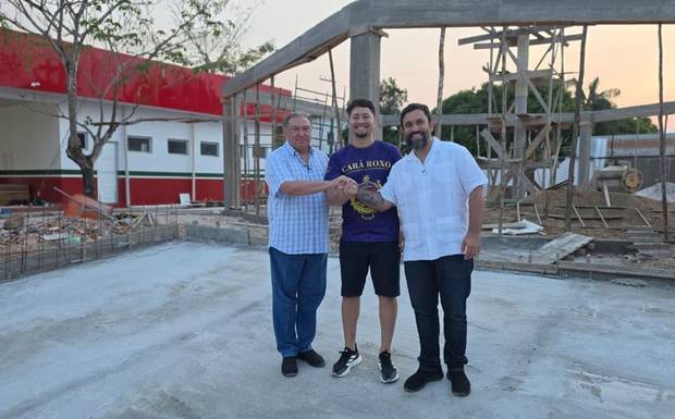 Átila Lins prestigia o XII Festival dos Carás em Caapiranga