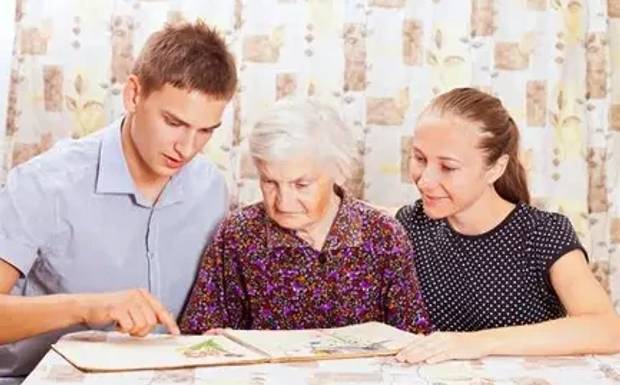 Nutrição e Alzheimer: Como a Alimentação Pode Melhorar a Qualidade de Vida
