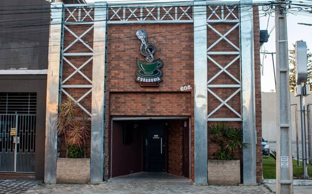 Manhattan revive o charme do passado com a primeira Cafeteria Pub de Ponta Grossa