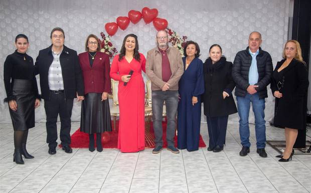 Jantar Dançante de Dia dos Namorados encerra com emoção a gestão do Rotary Ponta Grossa Campos Gerais