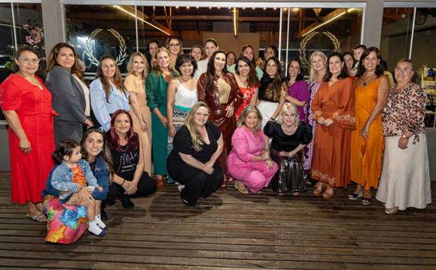 Brinde à Vida: Elisangela celebra 