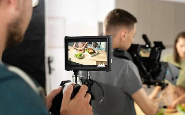 Seu concorrente tá usando vídeo como ferramenta comercial pra vender. E você tá esperando o quê?