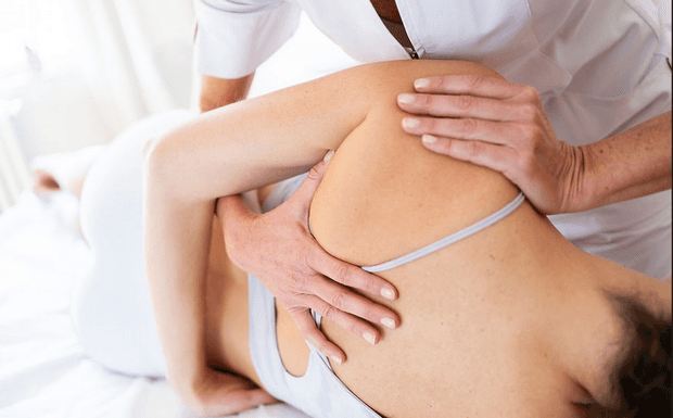 Stress als Verstärker von Gelenkschmerzen: Wenn die Seele auf die Gelenke schlägt