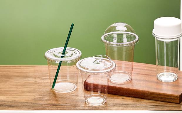 Plastic Cups with Custom Designs That Reflect Your Business Identity