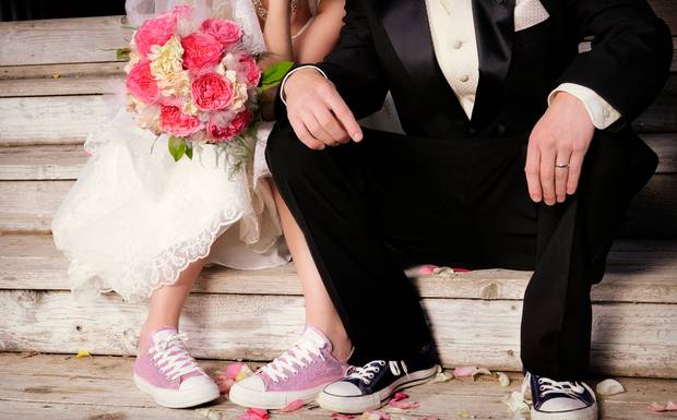 Dos de cada tres parejas españolas que no quieren la típica boda quieren la típica boda que no parece la típica boda