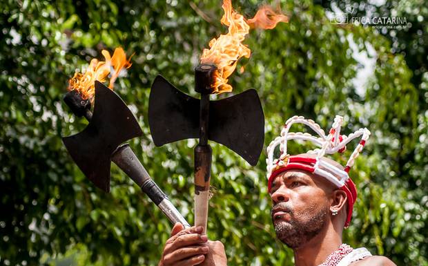{SP} Bloco Ilú Obá de Min no Carnaval de rua de São Paulo (Dia)
