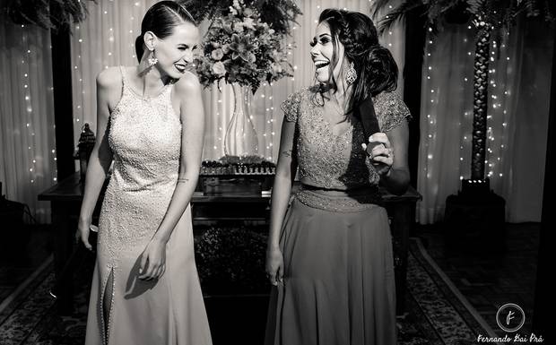 Festa de formatura com amiga.