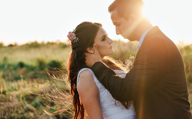 Sai muito caro contratar um fotógrafo profissional de casamento? Será?