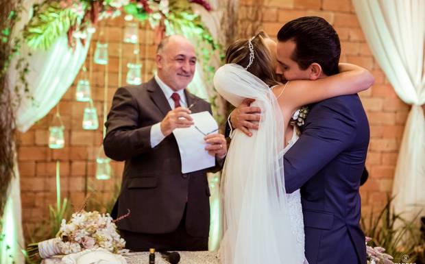MARIANA E ASSAF