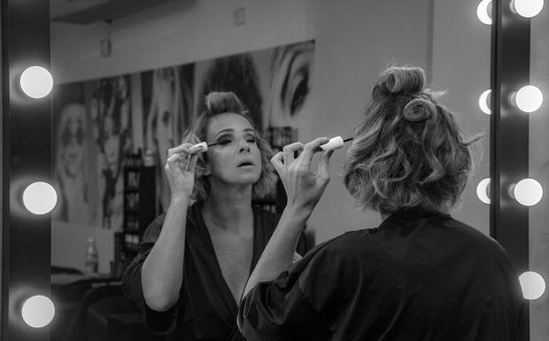 Roberta Guimarães - Making Of de Ensaio Sensual