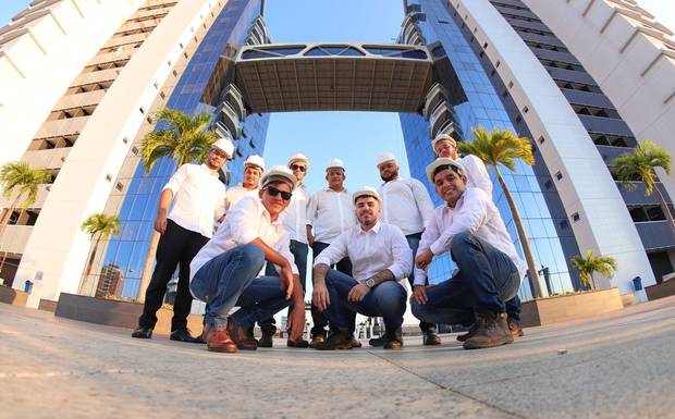 Ensaio fotográfico de turma no Manhattan River Center em Teresina