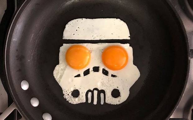 Quando ovos fritos são transformados em verdadeiras obras de arte
