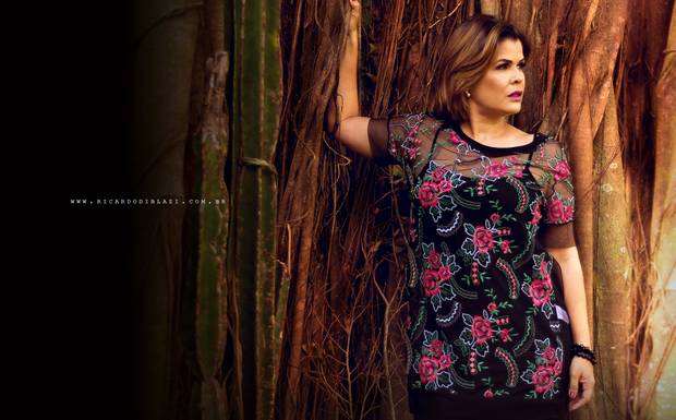 Nina Barbosa - Jornalista da TV Tribuna é a nossa modelo por um dia!