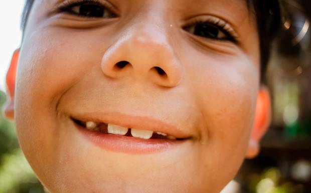 Você é feliz ou apenas sorri?