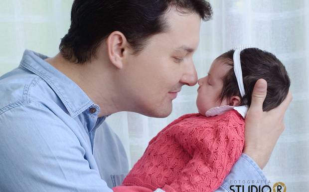 Qual é o papel do pai nos primeiros meses do bebê? Esse período não é só seu. Veja como o pai também pode - e deve - participar