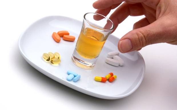 DOSE MORTAL - MISTURAR ANALGÉSICOS COM ÁLCOOL  O QUE ACONTECE ?