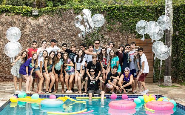 Pool Party é a nova tendência para Festas de 15 anos