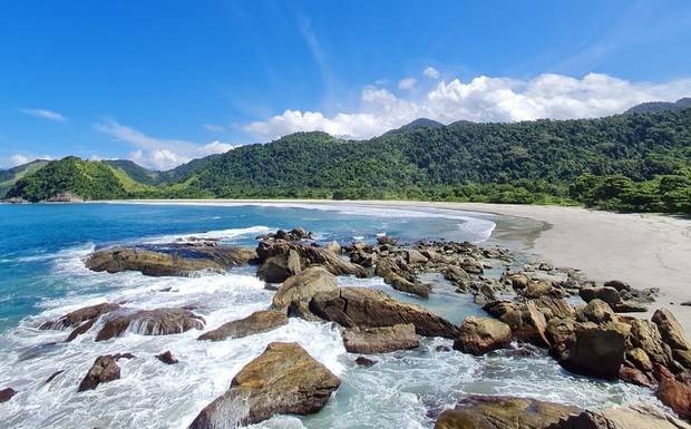 Angra dos Reis libera acesso as praias.